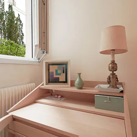 Appartement Elegant Studio Avenue Montaigne